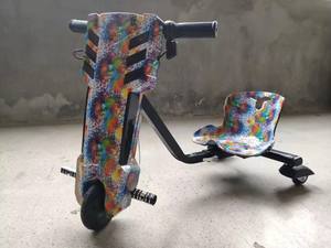 Modèle à pédale amélioré 360 tricycle électrique à dérive Scooter électrique à 3 roues pour enfants avec lumière LED réglable - Product Image 4