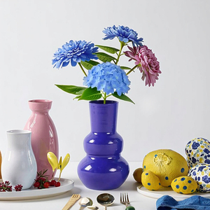 Décorations de Pâques colorées Vase en métal coloré moderne en forme de gourde pour la déco de hall d'entrée de mariage ou le pot de couleur macaron - Product Image 1