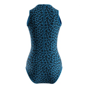 Equipo de Natación Avanzado para Mujer con Propiedades Resistentes al Cloro y Ajuste Aerodinámico para Uso Competitivo - Product Image 2