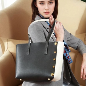 Sac à main de haute qualité 2026 Mode Cuir contrasté Rivet Designer Sac à bandoulière Grande capacité Sac fourre-tout en cuir véritable pour femmes - Product Image 5