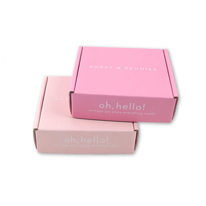 Caja de correo corrugado rosa de Venta caliente de fábrica OEM 15 <span class=keywords><strong>a</strong></span>ños paquete de envío de logotipo personalizado materiales reciclados con logotipo en relieve - Product Image 2