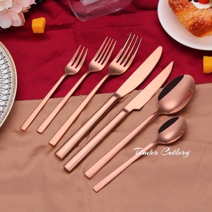Ernesto <span class=keywords><strong>Lidl</strong></span> Couverts en or rose Couverts en acier inoxydable Couverts Fourchette Cuillère Couteau 16pcs Couverts avec étui en bois pour hôtel - Product Image 2