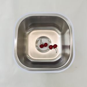 حوض مطبخ مستطيل من الفولاذ المقاوم للصدأ 304 عالي الجودة من OUERT مع صنبور مثبت تحت السطح بتشطيب مصقول وضمان لمدة سنة - Product Image 6