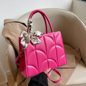 2025 nouveau sac à main matelassé multicolore avec décoration foulard en soie, élégant et exquis - Product Image 5