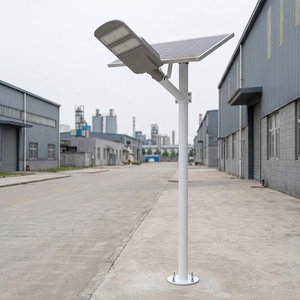 Lampadaires solaires du fabricant à <span class=keywords><strong>prix</strong></span> avantageux, lampadaires solaires LED 300W 400W 500W pour éclairage extérieur - Product Image 1