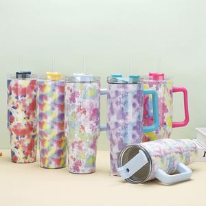 DD2053 2023 Mug isotherme sous vide en acier inoxydable de 40 oz avec poignée, couvercle et paille, gobelet de voyage, tasse cadeau, motif Tie Dye pour voiture - Product Image 1