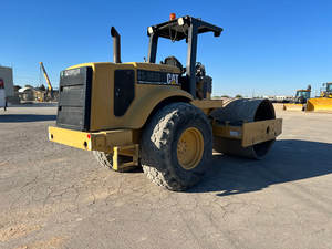 Excavatrice d'occasion originale importée du Japon pelle sur chenilles CAT CS563D pelle de haute qualité à vendre - Product Image 3