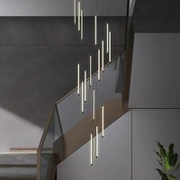 Lustre en fer forgé pour villas duplex ; Conception multi-têtes à suspension longue pour espaces ouverts à double hauteur ; Moderne