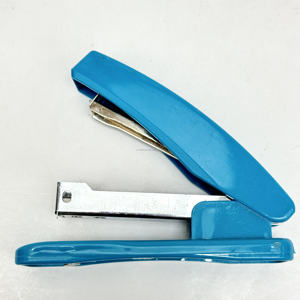 Agrafeuse standard classique pour étudiants Agrafeuse bureau Agrafeuse universelle couramment utilisée - Product Image 3