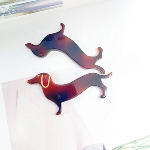 Pendentif porte-clés accessoire capillaire minimaliste mignon en acétate fait main, thème animal, motif Teckel, style <span class=keywords><strong>Havaianas</strong></span>, résistant aux acides - Product Image 3