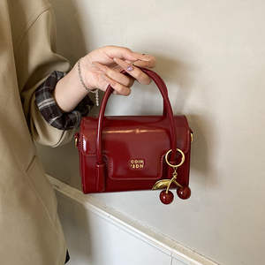 Sac à bandoulière carré petit et léger en cuir PU rétro pour femme, imperméable et résistant à l'eau - Product Image 2