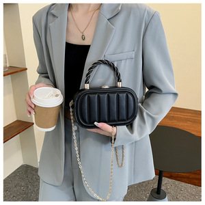 2025 haute qualité Mini sac fourre-tout carré impression personnalisée petit sac à chaîne bandoulière à la mode dames sacs à bandoulière pour les femmes - Product Image 4