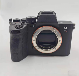 Buen Precio, Cámara sin Espejo de Fotograma Completo A7R V, 61MP, Unidad de Procesamiento de IA, Video 8K, IBIS de 8 Paradas - Product Image 1