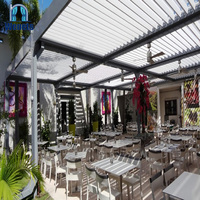 Pergola extérieure motorisée en aluminium avec mécanisme de lamelles, télécommande, étanche, écologique, revêtement poudré, pour restaurant
