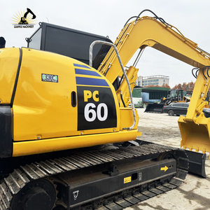 Excavatrice sur chenilles hydraulique robuste de 6000 kg, Komatsu PC60 d'occasion, pour chantier de construction - Product Image 1