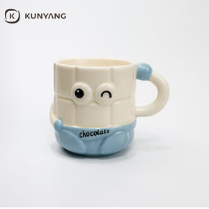 Mug en céramique avec visage amusant en relief, résistant aux hautes températures, design de dessin animé, mug cadeau créatif, tasse en céramique - Product Image 1