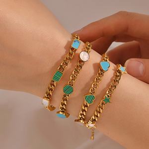 सबसे अच्छा बेच 18k सोना मढ़वाया स्टेनलेस स्टील ज्यामितीय आंकड़ा गहने क्यूबा लिंक चेन हार्ट आकर्षण 18k सोने के कंगन - Product Image 2