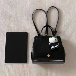 Nouveau sac à dos bandoulière Kailuden pour femme, style rétro coréen, noir, doublure en polyester de luxe, motifs variés, parfait pour l'automne - Product Image 3