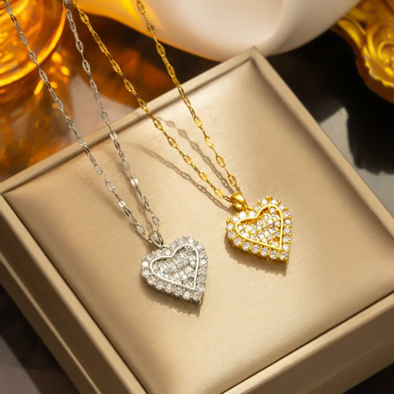 Trendy Gold Plated Stainless Steel Water Wave Chain Necklace Love Heart Shape Charm Pendant Necklace Jewelry for Women