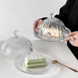 Ins alta calidad grabado transparente pastel postre fruta fiesta plato <span class=keywords><strong>para</strong></span> servir plato <span class=keywords><strong>de</strong></span> vidrio <span class=keywords><strong>para</strong></span> servir plato <span class=keywords><strong>de</strong></span> pastel <span class=keywords><strong>de</strong></span> vidrio con cubierta <span class=keywords><strong>de</strong></span> vidrio - Product Image 3