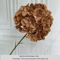 Karamelkleurige zijden kunstbloemen, rijke bruinrode tint, perfect voor bruiloften, evenementen, buitenfotografie, kunstmatig bladwerk