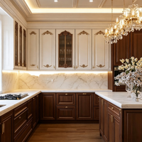 Armoires de cuisine classiques en bois de noyer avec finition de luxe en marbre blanc crème et moulures décoratives pour projets sur mesure en gros