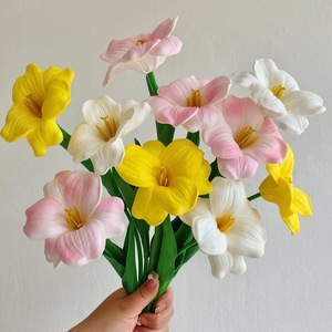 Bouquet de fleurs artificielles en PU en forme de tulipes pour la décoration de la maison et du salon, ornements floraux, livraison directe transfrontalière - Product Image 1