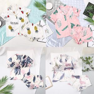 Pigiama Estivo da Donna in Raso di Seta con Logo Personalizzato, Set Due Pezzi con Pantaloncini - Product Image 6