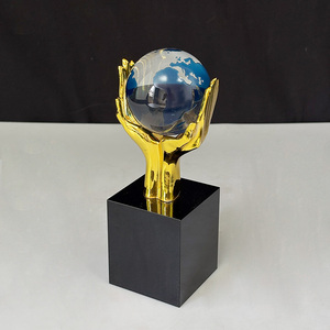 Trofeo de Resina con Manos Doradas y Globo Terráqueo Transparente con <span class=keywords><strong>Mapa</strong></span> Azul, Cristal, MH-LJ0325 - Product Image 5