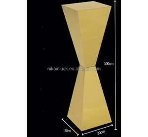 Supporto per fiori in oro per decorazione di nozze a forma di piramide in acciaio inossidabile per fiori da sposa e piedistallo per torta - Product Image 4
