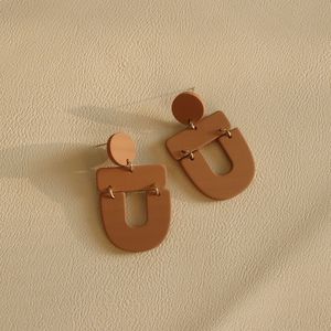 <span class=keywords><strong>Orecchini</strong></span> acrilici di argilla di forma irregolare di colore puro multiplo unico <span class=keywords><strong>orecchini</strong></span> pendenti di argilla polimerica acrilica geometrica esagerata - Product Image 2