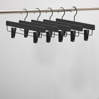 Cintres ajustables en bois naturel à pinces pour pantalons, jeans, shorts – Gain de place, multifonctionnels pour armoire et salle de bain