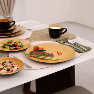 Ensemble de vaisselle en céramique motif pierre brun foncé, comprenant assiettes, tasses à café et couverts - Product Image 6