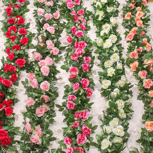 Guirlande de fleurs artificielles roses de 220 cm de haute qualité avec feuilles vertes pour la décoration de la maison, des mariages et des fêtes - Vente en gros - Product Image 1