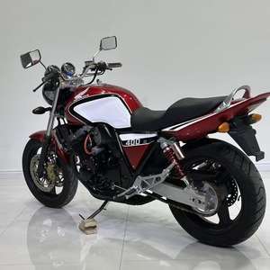 Versión Deportiva Honda CB400 Estándar: Motor DOHC de 399 cc, HYPER VTEC, ABS de Doble Canal y Transmisión Manual de 6 Velocidades para Paseos Dinámicos - Product Image 4