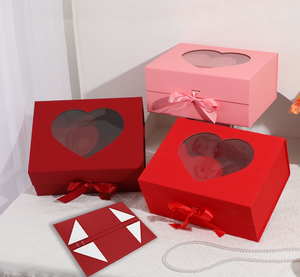 Boîte cadeau nouveau design Boîte cadeau pliante en papier avec fenêtre transparente Boîte d'emballage cadeau <span class=keywords><strong>de</strong></span> décoration recyclée portable avec ruban - Product Image 1