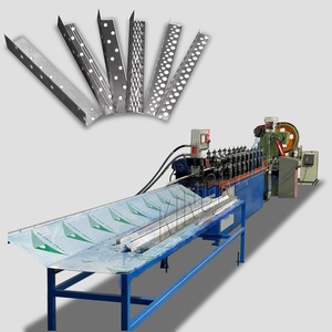 Máquina perfiladora <span class=keywords><strong>de</strong></span> cantos interiores para paneles <span class=keywords><strong>de</strong></span> yeso, máquina <span class=keywords><strong>de</strong></span> fabricación <span class=keywords><strong>de</strong></span> componentes <span class=keywords><strong>de</strong></span> quilla <span class=keywords><strong>de</strong></span> techo para cantos angulares <span class=keywords><strong>de</strong></span> acero galvanizado - Product Image 1