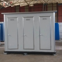 WC public extérieur portable JJM en panneaux sandwich acier préfabriqués, douche intégrée, écologique, durable, design contemporain, pour appartement