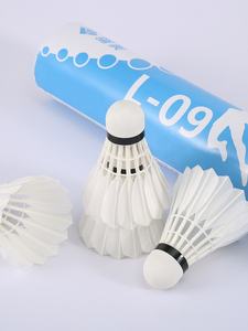 Lingmei Badminton L09 Ballon de badminton en plumes de canard, lot de 12, liège composite, stable et résistant au vent, pour compétition, utilisation intérieure/extérieure - Product Image 5