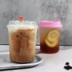 แก้วพลาสติกทรงตรงขนาด 90 มม. เป็นมิตรกับสิ่งแวดล้อม พร้อมฝาและหลอดแบบใช้แล้วทิ้ง สามารถปรับแต่งโลโก้ได้ สำหรับชานมไข่มุก กาแฟ ชา ใช้ซ้ำได้ - Product Image 2
