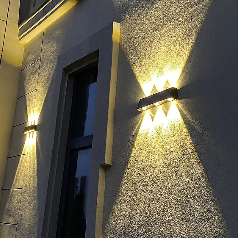 Açık yüksek parlak su geçirmez yard koridor teras dekorasyon ışıklandırma yukarı ve aşağı ışık duvar lambası akıllı güneş bahçe lambası