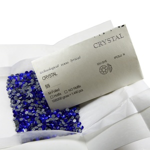 Pujiang Yantuo SS20 10ss Crystal AB Strass Glas mit flachem Rücken Kristall Hot Fix Strass für Bikini - Product Image 3