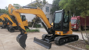 Mini-excavatrice sur chenilles polyvalente 9055fzts de 5,3 tonnes avec une puissance de 29,6 kW pour l'entretien des espaces verts à prix avantageux - Product Image 2