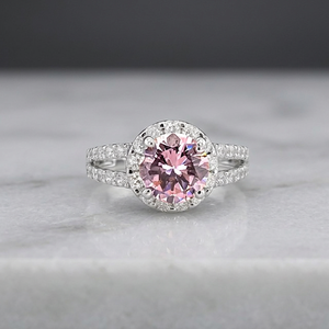 Anillo de Compromiso Unisex de Latón Chapado en Rodio con Circonita Cúbica, Diseño Clásico Único, para Boda - Product Image 3