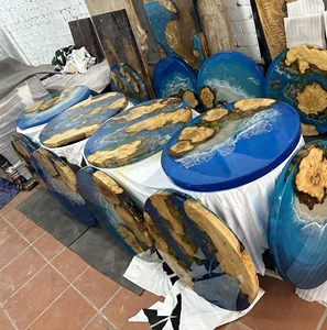 โต๊ะไม้เรซิ่นอีพ็อกซี่สีน้ำเงินเข้มทรงกลมแบบสั่งทำพิเศษสำหรับโรงแรมระดับไฮเอนด์ โต๊ะข้างธีมมหาสมุทรตกแต่งด้วยมอสและทราย - Product Image 6