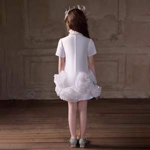 Abiti da Damigella Personalizzati con Perle Bianche e Fiori 3D, Vestito da Principessa con Motivi Floreali per Matrimoni, Concorsi e Feste - Product Image 5