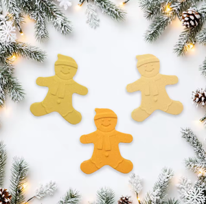 Bombes de bain artisanales au gingembre pour Noël avec figurines, boules de bain effervescentes aux huiles essentielles naturelles avec poupées OEM ODM - Product Image 1