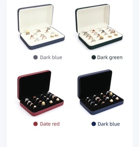 Custodia Premium in Pelle per Anelli in 4 Colori: Scegli tra Stile Quadrato o Rettangolare con Scomparti in Velluto per Conservare Più Anelli. - Product Image 4