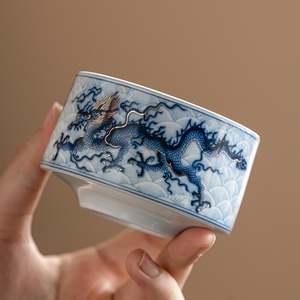 Tazza da Tè in Ceramica di Lusso con Motivo Drago Blu e Bianco Intarsiato in Oro e Argento, Stile Cinese Retrò di Alta Gamma - Product Image 3