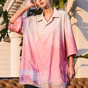 Ropa de calle de tendencia de verano para hombre camisa rosa de satén de manga corta con estampado de pintura al óleo de dibujos animados sueltos de media manga - Product Image 4